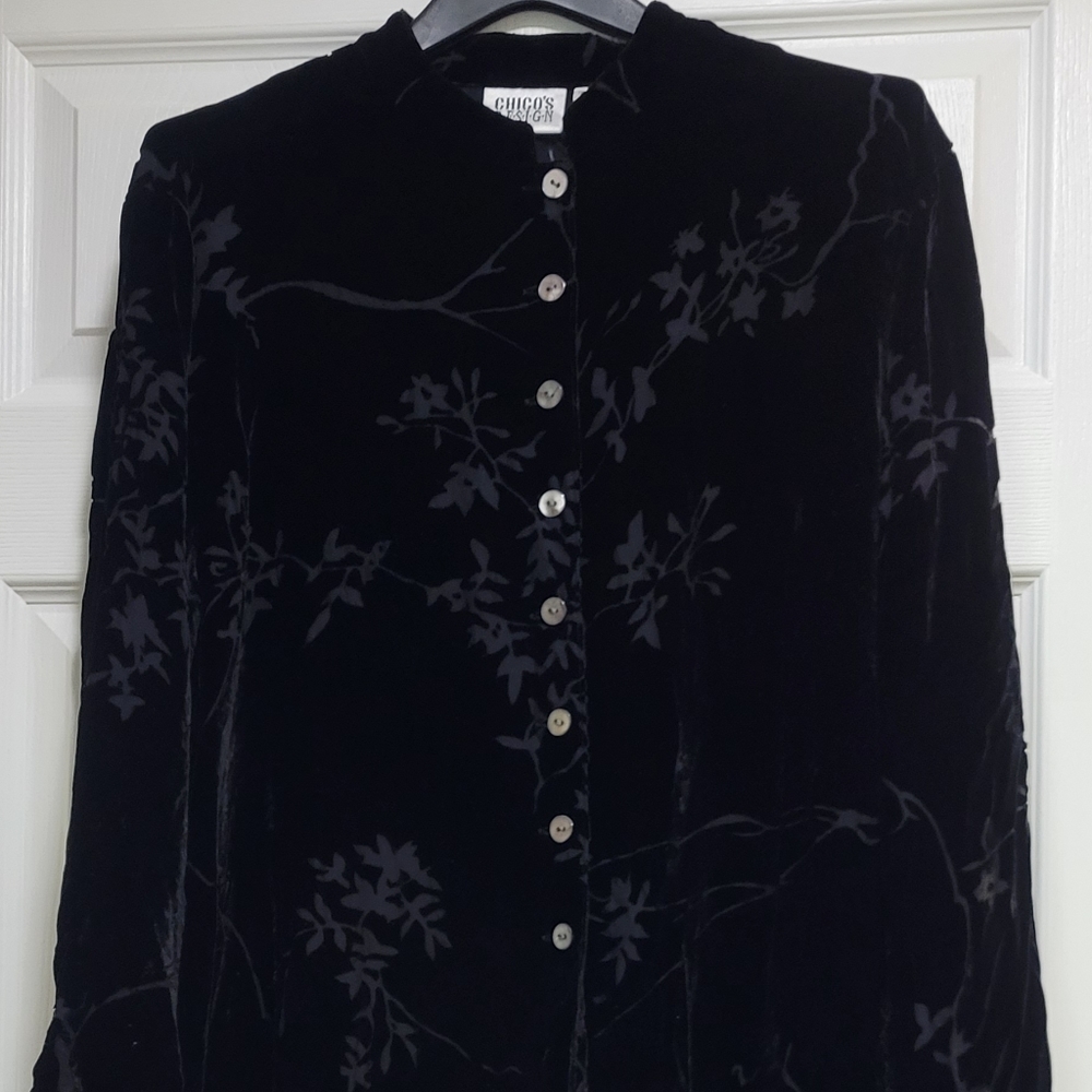 CHICOS BLACK TUNIC